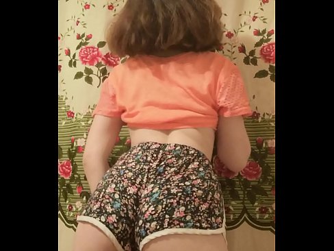 ❤️ Seksīga jauna skaistule izģērbjas no šortiem kamerā ☑ Domātais porno pie porno lv.dewporn.ru ️❤